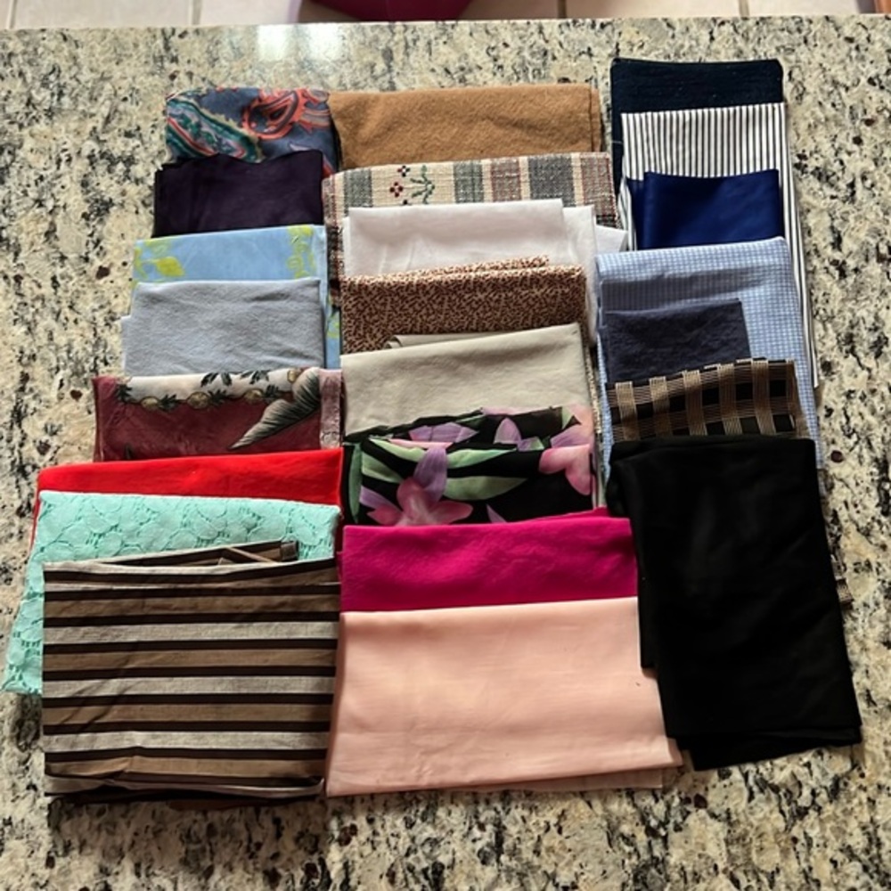 23 Mixed Color and Print Lot of Fabric Scraps 1.75 Pounds Medium to larg…
